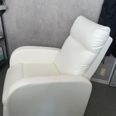 リクライニングチェア　サロン　ネイル　マツエクの画像