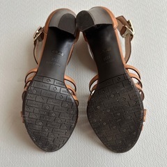 美品 サンダル INDIVI 22.5 S 本革の画像