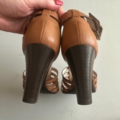 美品 サンダル INDIVI 22.5 S 本革の画像