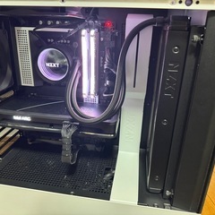 ゲーミングPC
の画像