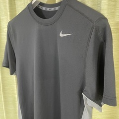 NIKE ナイキ　 半袖Tシャツ Tシャツ トレーニングスポーツウェア　黒　Lの画像