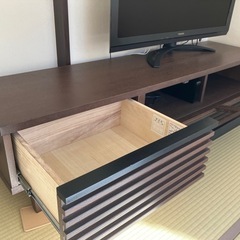 テレビボードの画像