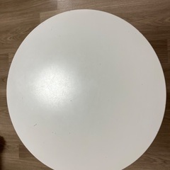 無料　円形テーブル　中古キズあり　直径60㎝高さ70㎝の画像