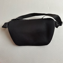美品 BUSKER ボディバッグ ブラックの画像