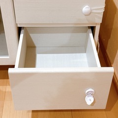 【美品】テレビ台 ホワイト 木製 チャイルドロック付きの画像