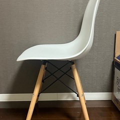 椅子 ダイニングチェア シェルチェア  の画像