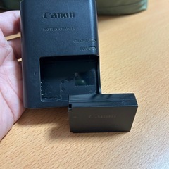 Canon EOS Kiss X7 デジタル一眼レフカメラ ホワイト レンズ2つの画像