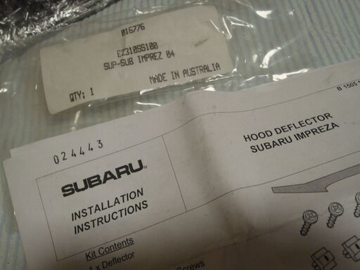 スバル　インプレッサ　フロントエアロ　フードディフレクター　未使用　オプション品