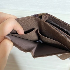 二つ折り財布の画像