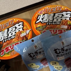 【14品】カップ焼きそば、お菓子等の画像