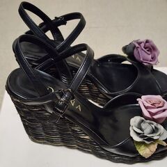 DIANA 黒 花装飾 ウェッジソールサンダル 23.5～24.5cmの画像