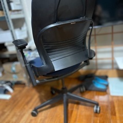 オフィスチェア　Steelcase leap v2の画像