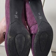 パープル ストラップ付きパンプス 24cmの画像