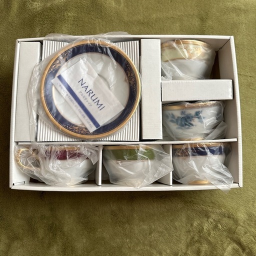 新品 NARUMI 5客アソート ティーカップ＆ソーサーセット