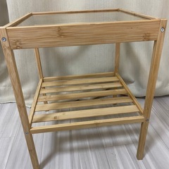 IKEAベッドサイドテーブルの画像