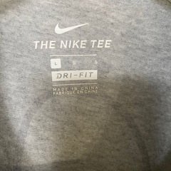 NIKE ナイキ　T-シャツ　The Nike Tee グレー　サイズLの画像