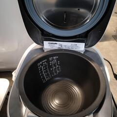 【美品】 東芝　真空圧力IH　ジャー 炊飯器　5.5合炊き　炎匠炊きの画像