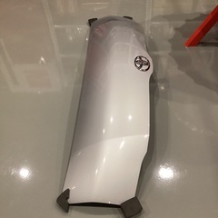 200系ハイエースワイド　ボンネットの画像