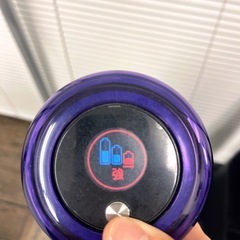 ダイソン✨️🧹コードレス掃除機 V11 取説、スタンド付きの画像