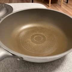 深型フライパンと自立式の蓋 2点セットの画像