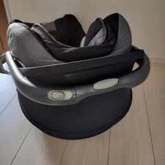 チャイルドシート 新生児用の画像