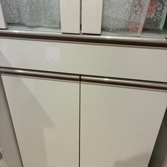 食器棚の画像