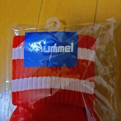 hummelサッカー靴下 赤色　25-28cmの画像