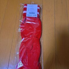 hummelサッカー靴下 赤色　25-28cmの画像
