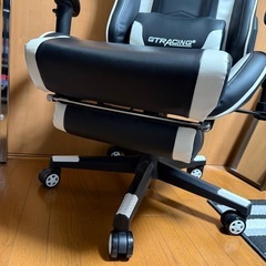 【値切りOK】ゲーミングチェアの画像