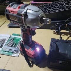 急ぎ！ 今週土日引き取り出来る方！ 早い者勝ち！値下げ不可！ アストロプロダック インパクトレンチ 18V 200〜300〜 500MN ビットセットの画像