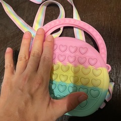 SNS人気✨子ども用✨ポップイットバッグ✨ハート形✨ショルダーバッグ✨の画像