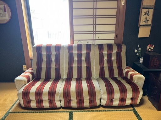 3人掛けレトロな
ソファ　