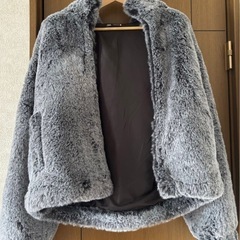 UNIQLO ジャケット Mサイズ フェイクファー ジャケットの画像