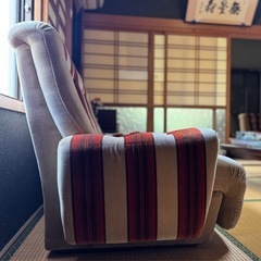 3人掛けレトロな
ソファ　の画像