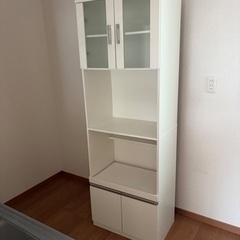 食器棚の画像