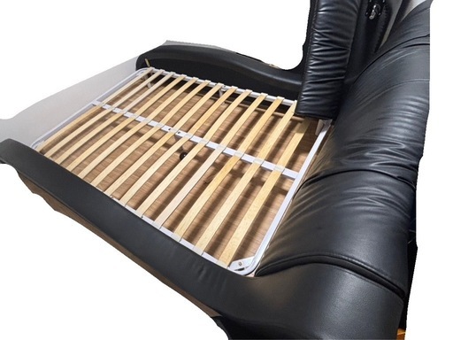 高級レザー　デザインベッド