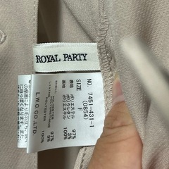 ROYAL PARTYドレスの画像
