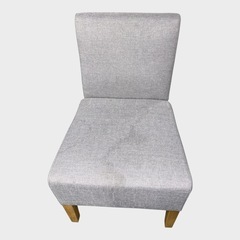 グレー布製シンプルチェアの画像