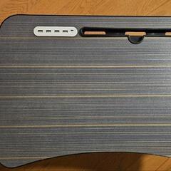 ベッドテーブルの画像