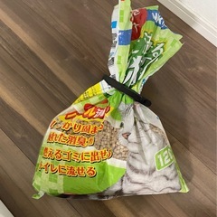 猫用トイレ 2台セット & Amazonベーシック ペットシーツ 約225枚 & 常陸化工 FineCat 木製猫砂 約半分 譲りますの画像