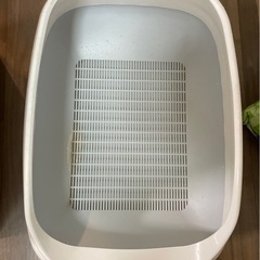 猫用トイレ 2台セット & Amazonベーシック ペットシーツ 約225枚 & 常陸化工 FineCat 木製猫砂 約半分 譲りますの画像