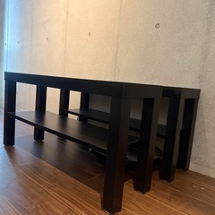 【IKEA】2台セット黒い木製テレビ台 2段棚付きの画像