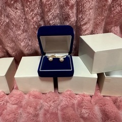 [新品未使用]貝パールイヤリング4セット 専用のbox入りの画像