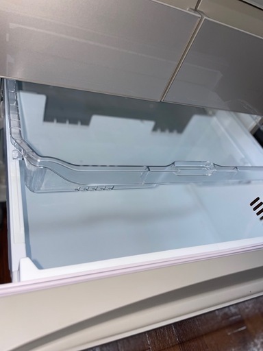 送料・設置込み可　冷蔵庫　601L TOSHIBA 2023年【お持ち帰り¥115,000】