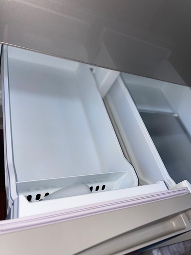 送料・設置込み可　冷蔵庫　601L TOSHIBA 2023年【お持ち帰り¥115,000】