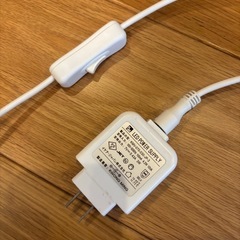 【難あり中古】NÄVLINGE LEDクリップ式スポットライト ホワイトの画像