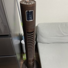 縦型オシャレブラウン扇風機の画像