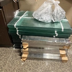 無料で差し上げます。強化ガラスショーケース その2 4列3段　2個【交渉中】の画像
