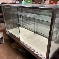 無料で差し上げます。商品陳列扉付きガラスケース　その4の画像