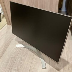 LG 24インチ モニターの画像